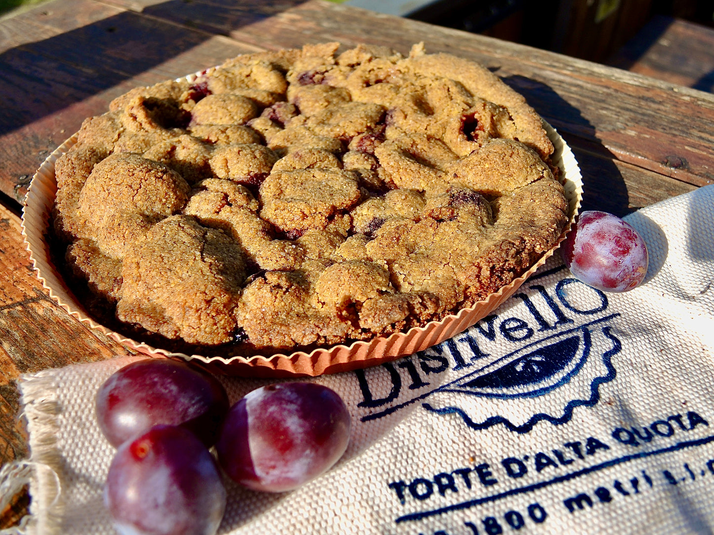 Crostata con susine di grano saraceno